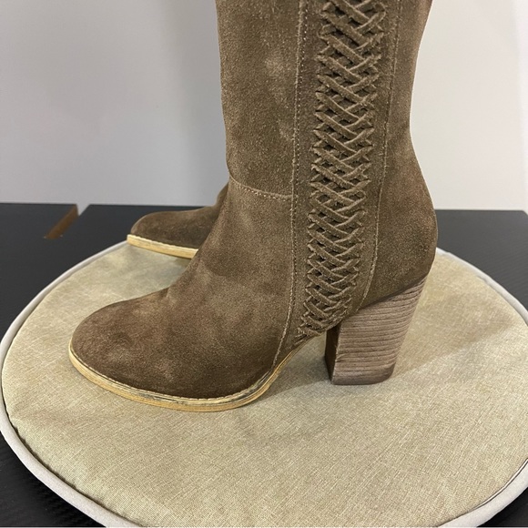 Sbicca Gusto Tan Suede Tall Boots Size 6 - Picture 4 of 16